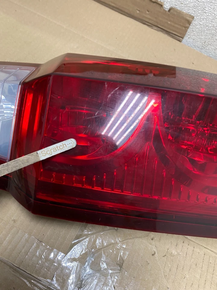 Luz trasera izquierda del lado del conductor Jeep Commander 2006 a 2010 OEM U2828 DW Foto 4 de 4