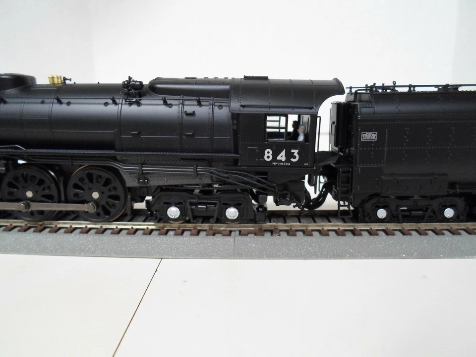 BLI 6641 4-8-4 FEF3 UP - Union Pacific #843 Broadway Limited DCC & Sound - Image 4 of 4