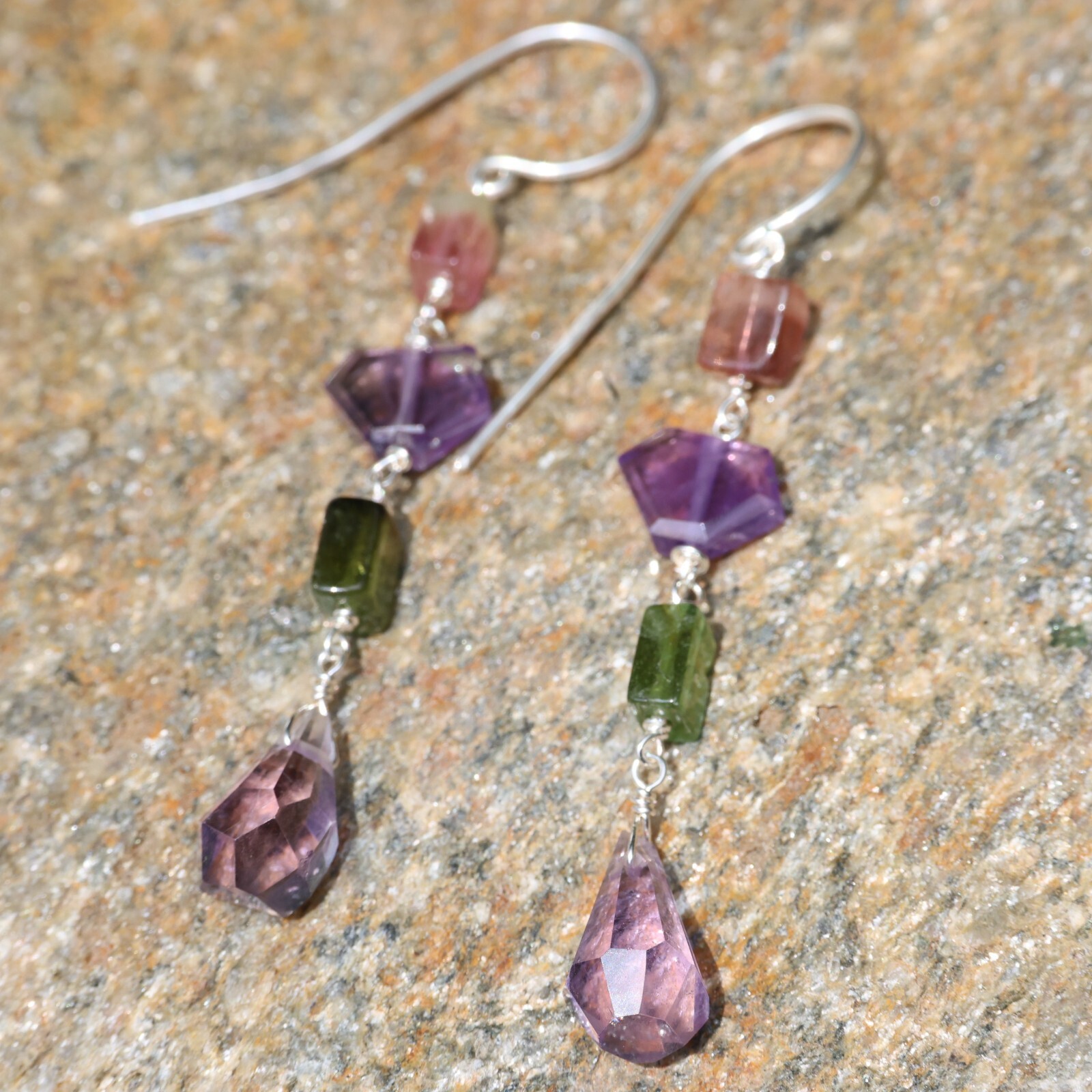 Boucles d'oreilles améthyste tourmaline anti-allergie oreilles sensibles