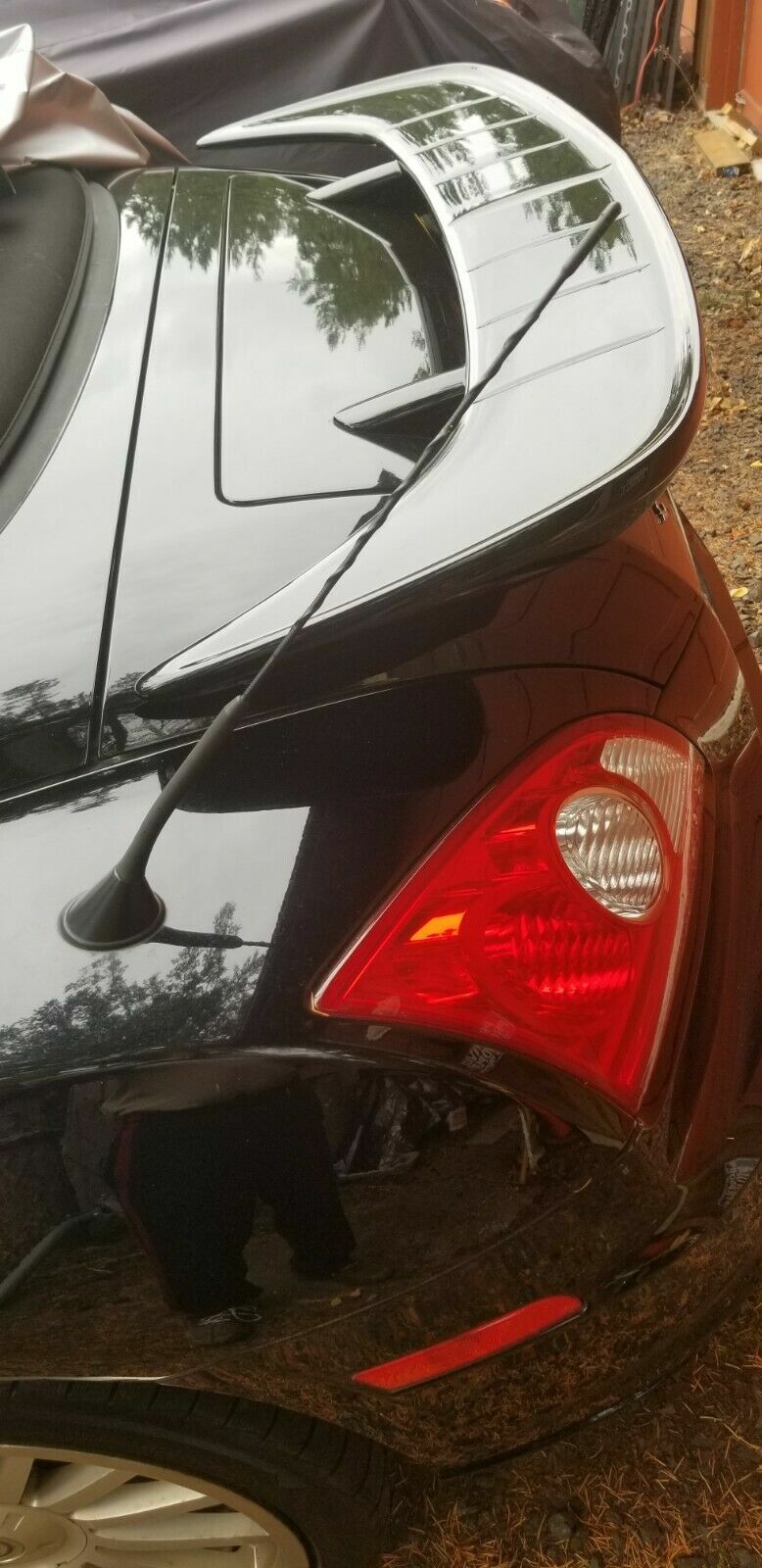 Picture 3 of 24