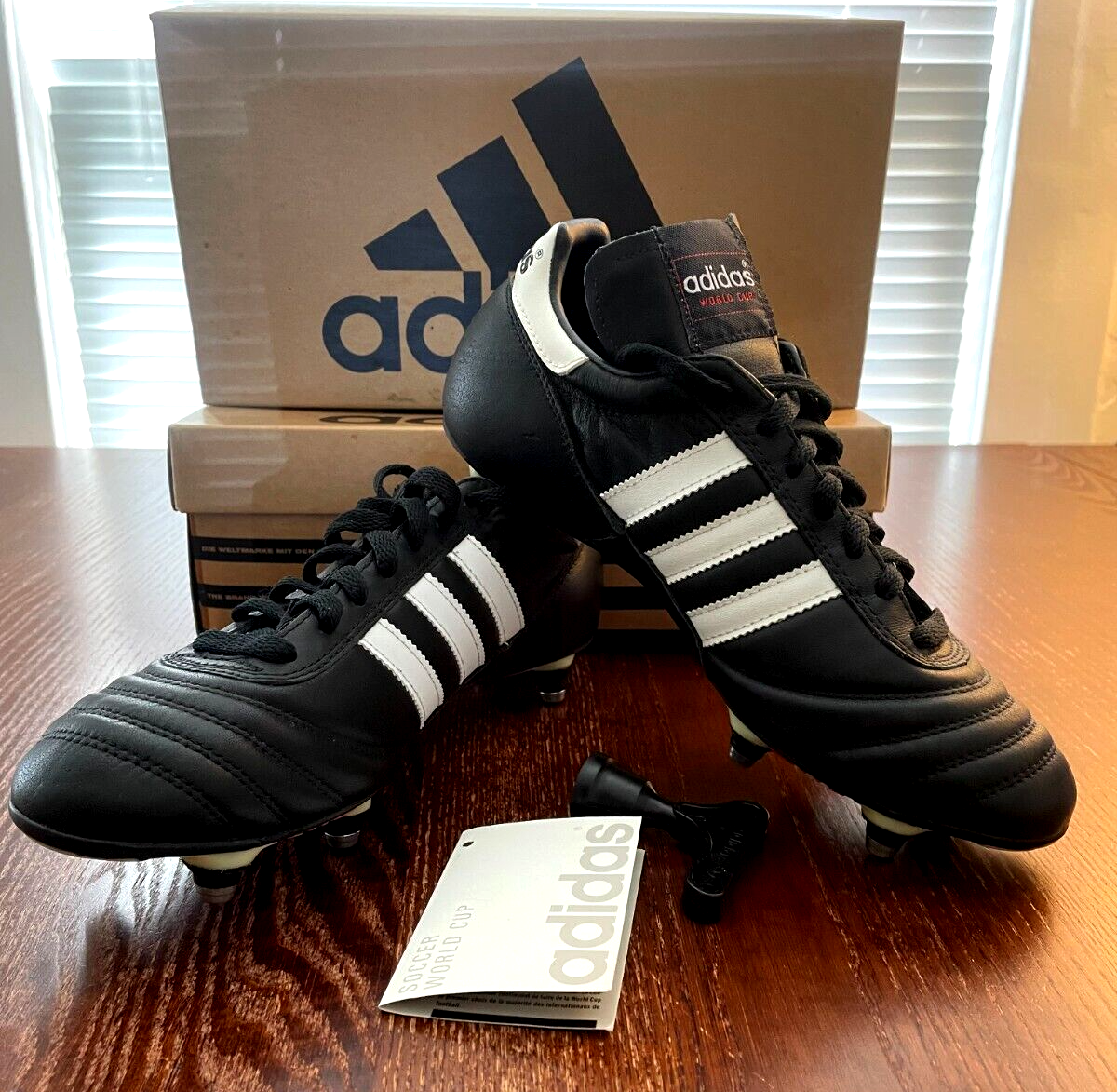World Cup, adidas screw-in cleats, kangaroo NIB US 8, VINTAGE 1997