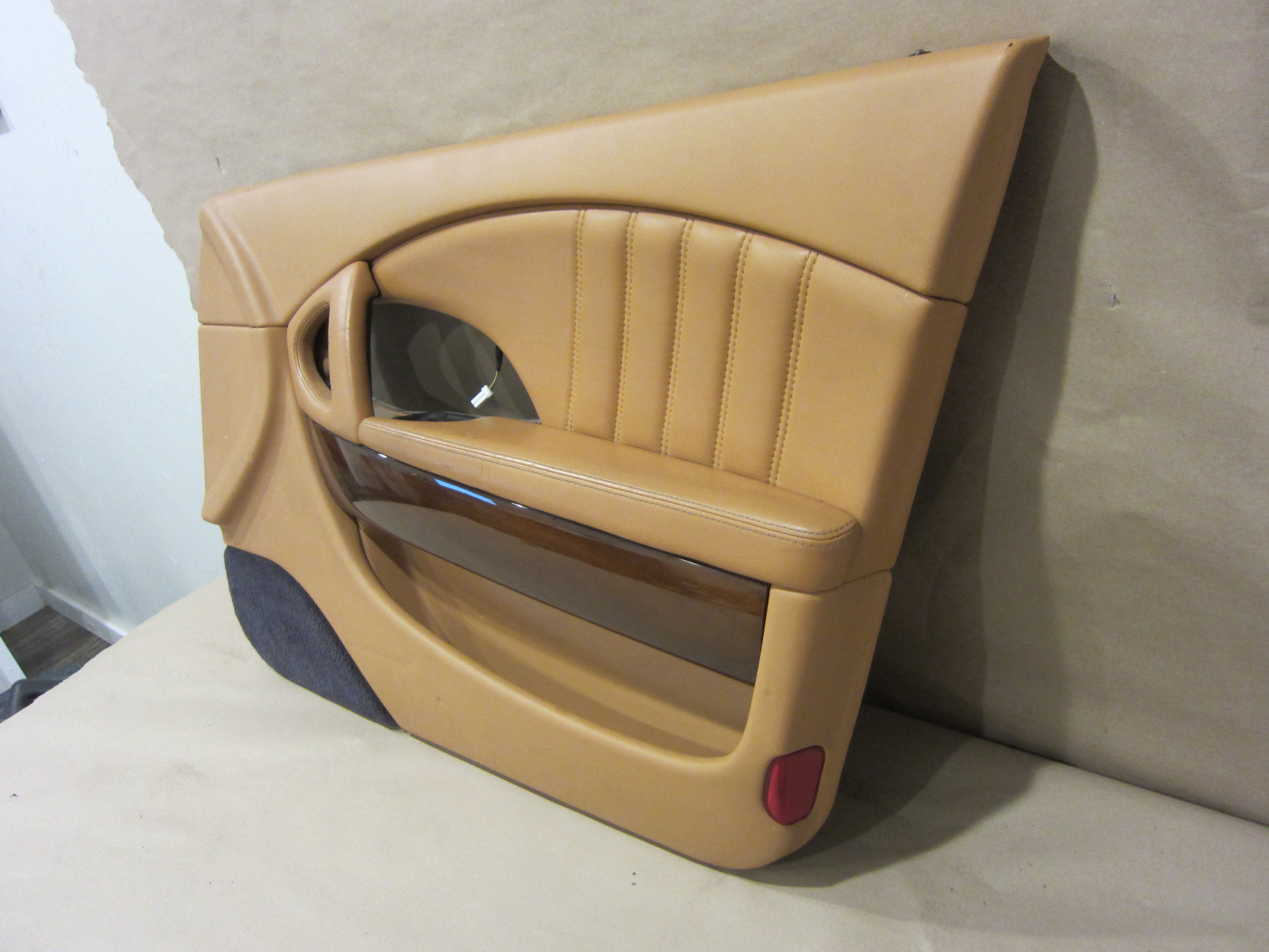 Maserati Quattroporte RH Front Door Panel. Tan With Dark Blue Carpet 66936600