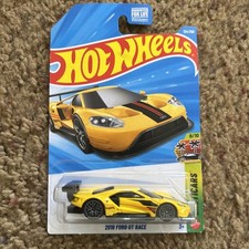 2026 Hot Wheels Treasure Hunt 2026 Ford GT Race Yellow Case F NEW