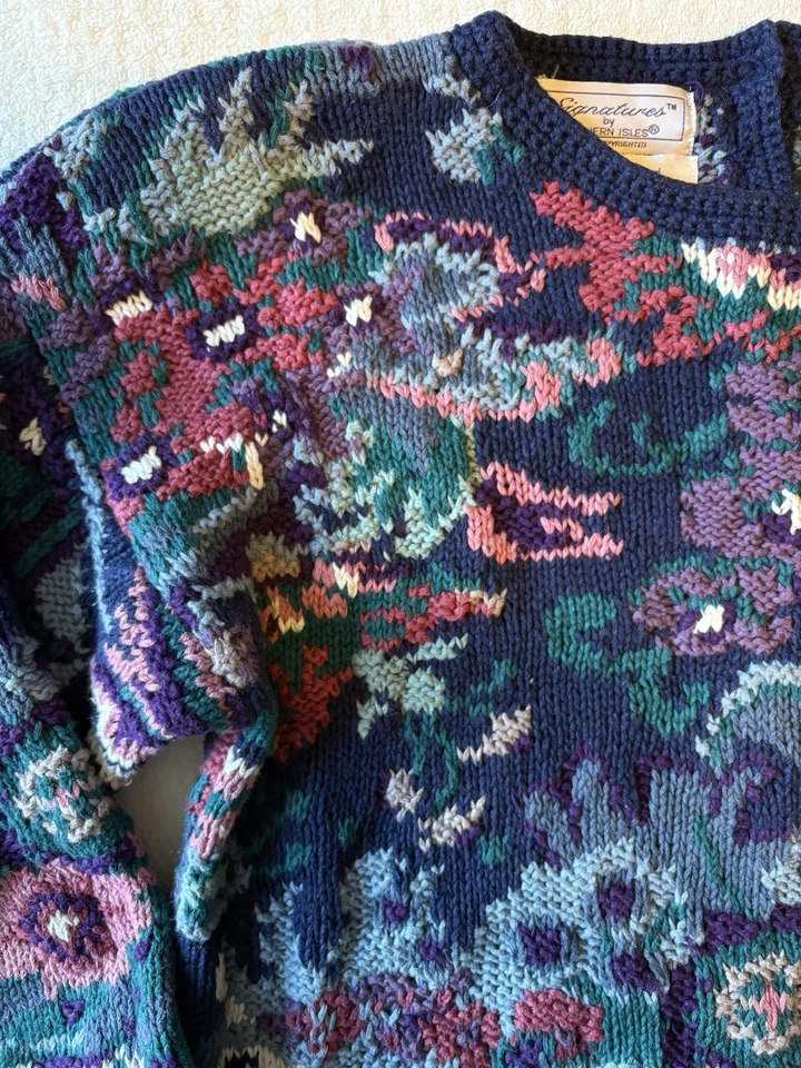 Signatures by Northern Isles Hand Knit Sweater. Floral Pattern. Purple Pink. Med - Image 2 of 4