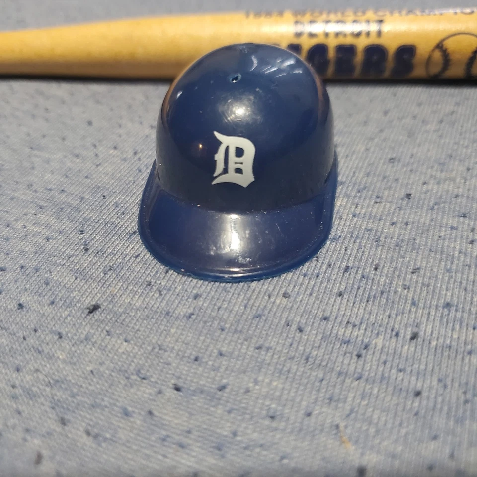 1984 Detroit Tigers World Champions Ink Pen Mini Bat Mini Helmet Olde English D - Image 2 of 4