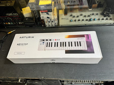 Arturia KeyStep 32 Keyboard Controller Sequen...