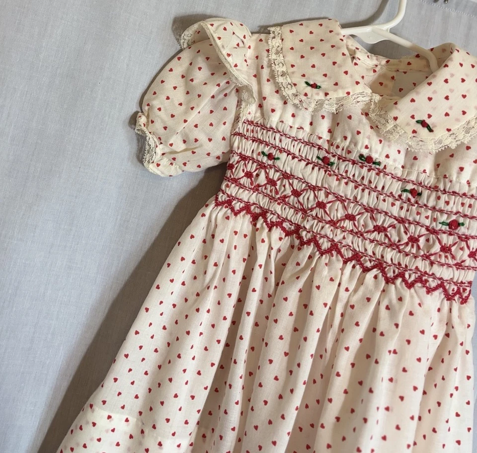 Vintage Homemade 80's-90's Baby Girls 12-18M Smocked Hearts Short Sleeve Dress - Image 2 of 4