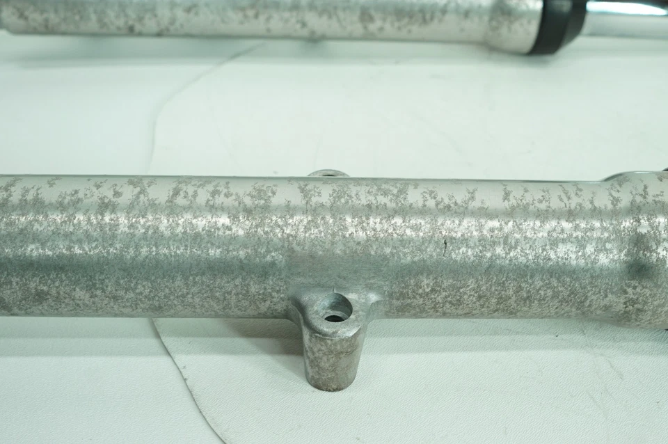 Harley Dyna Wide Glide 1994 OEM juego de triple árbol delantero y patas de horquilla derecha deslizantes Foto 3 de 4