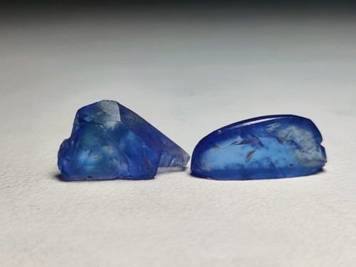 AAA Color Natural Tanzanite Crystals Rough Gemstones 15.5 Carats Vivid Blue - Picture 3 of 3