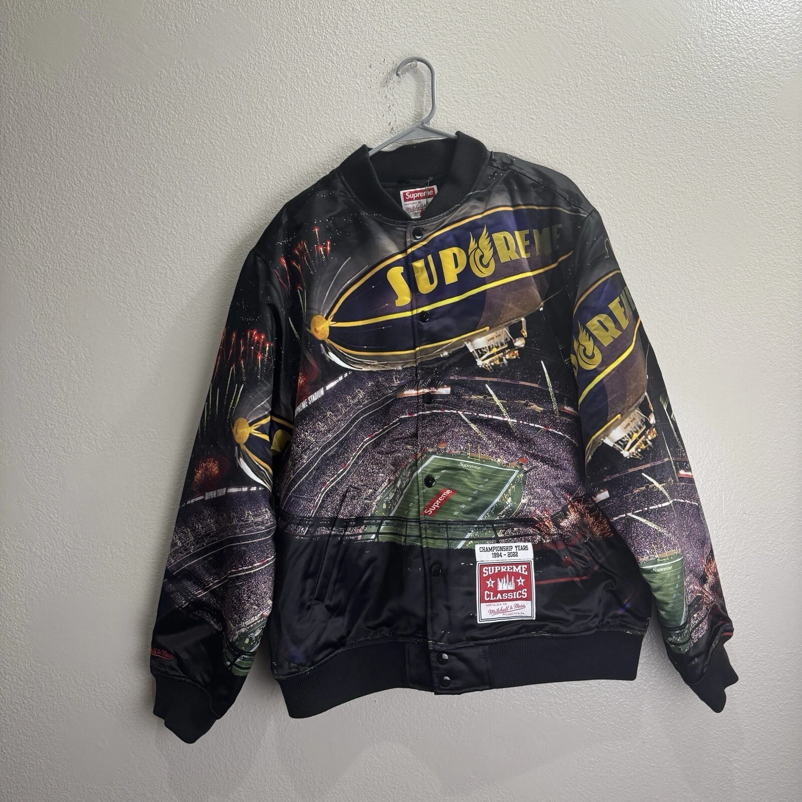 Veste universitaire satinée Supreme Mitchell & Ness Stadium taille XL