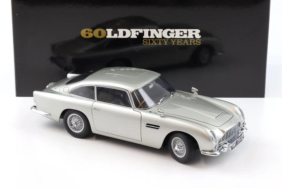1:18 AUTOart Aston Martin DB5 James Bond 007 Dito D'Oro 60 Anni Argento 70296 - Immagine 2 di 4
