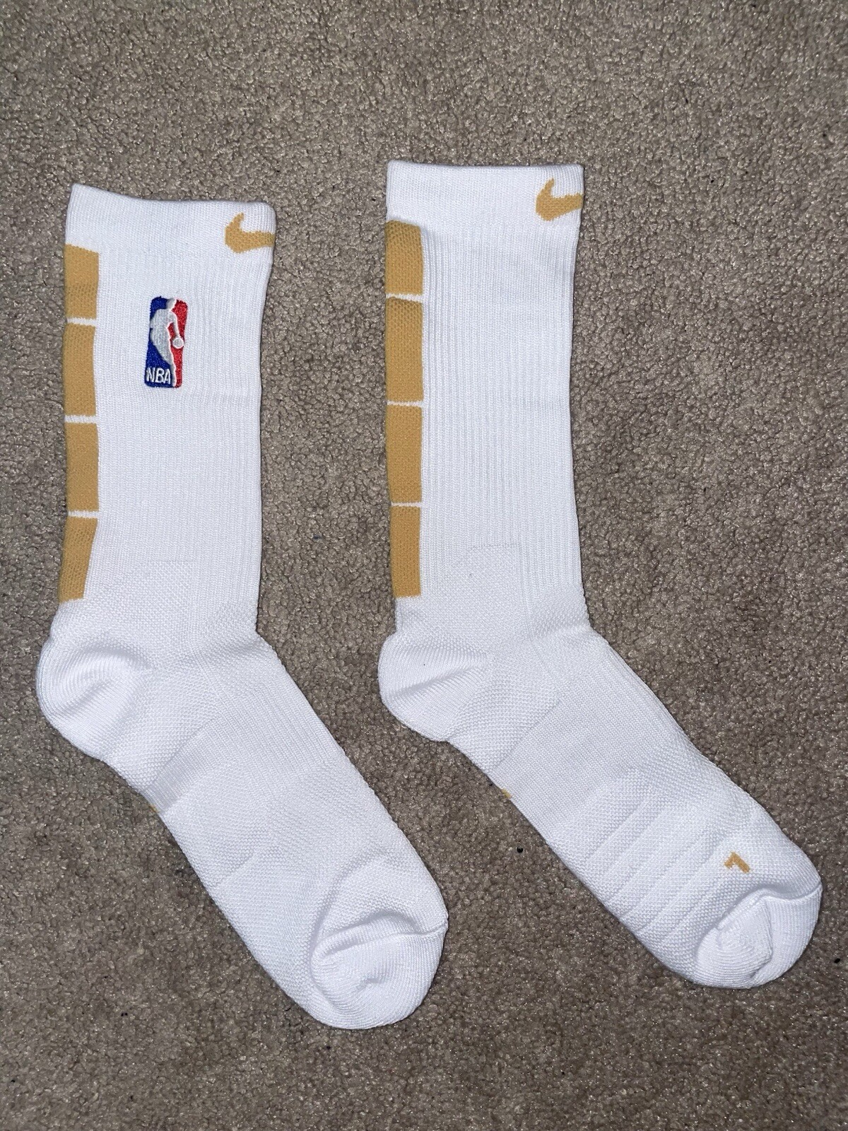 Size Large or 8-12 Mens-Nike Elite Dri-Fit NBA Basketball Crew Socks White/Gold