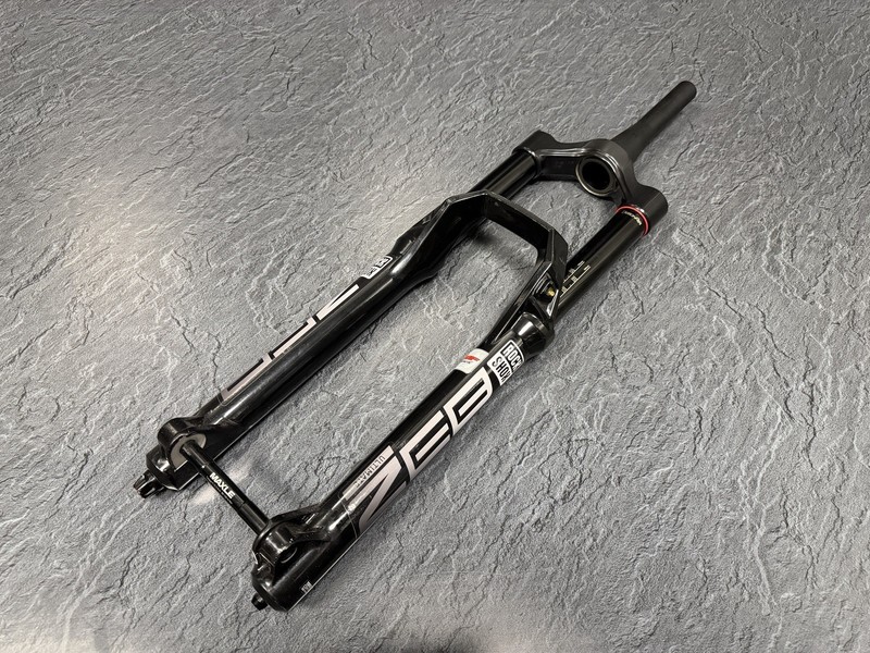 RockShox Zeb Select Supertaper 27.5” Boost Forks