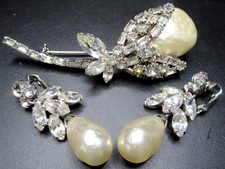 SCHREINER Baroque Style Pearl Rhinestone Flower Vintage Brooch Earring Set