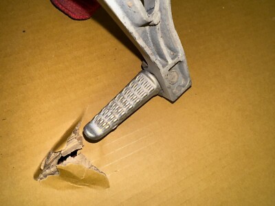 98,99,00,01,02 kawasaki zx-6r, zx-9r left rear peg bracket. 35011
