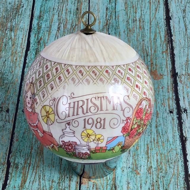 Hallmark 1981 Daughter Vintage Holiday Collectible Christmas Tree