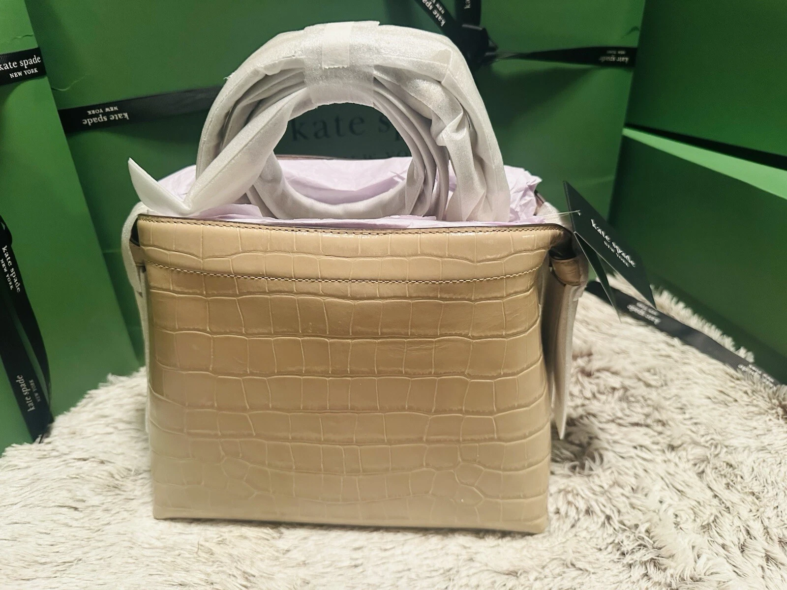 AUTENTICA NUOVA CON ETICHETTE $398 Kate Spade New York Knott borsa media con manico superiore in rilievo Croc