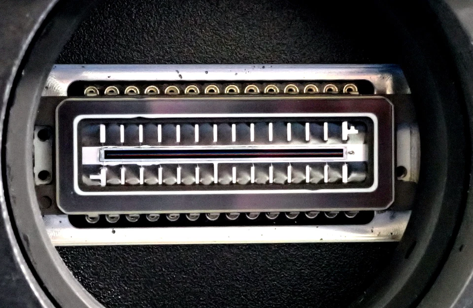 Câmera de digitalização Basler L301kc câmera CCD tri-linear | 3 linhas x 2098 pixels - Imagem 3 de 4