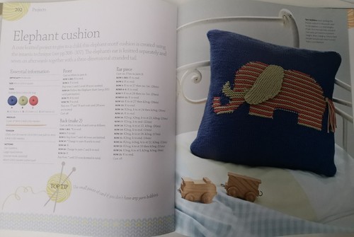 DK BIG BOOK OF KNITTING - 100 Gorgeous Projects - Picture 13 of 18