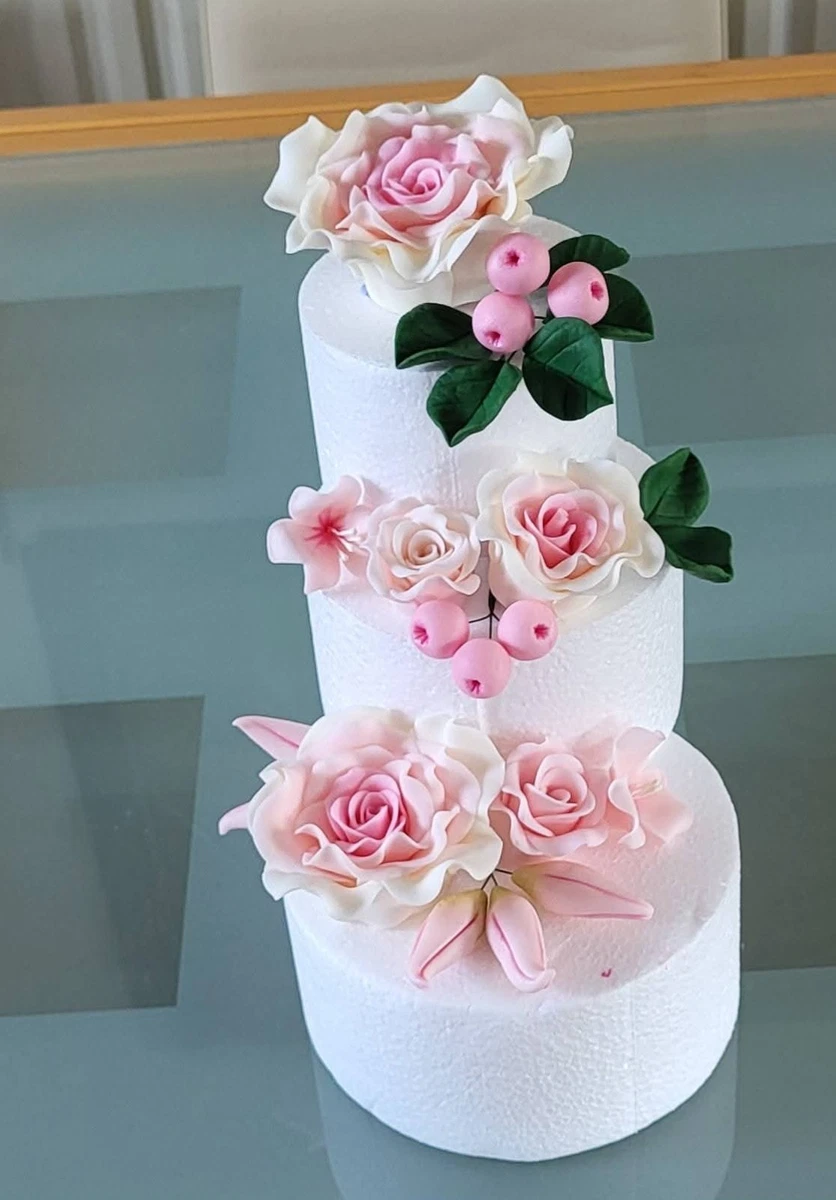 Zuckerpaste Handarbeit Figur Tortenaufleger Blumendekor mit Rosen