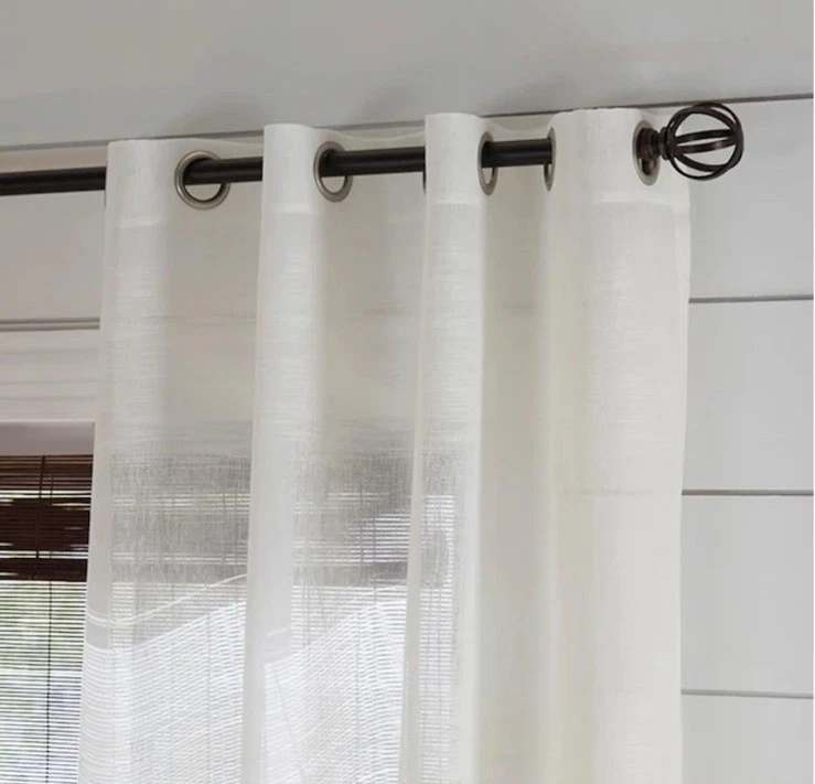 Panel superior con ojal Allen Roth blanco 52x84 pulgadas #0939076 - un panel Foto 2 de 4