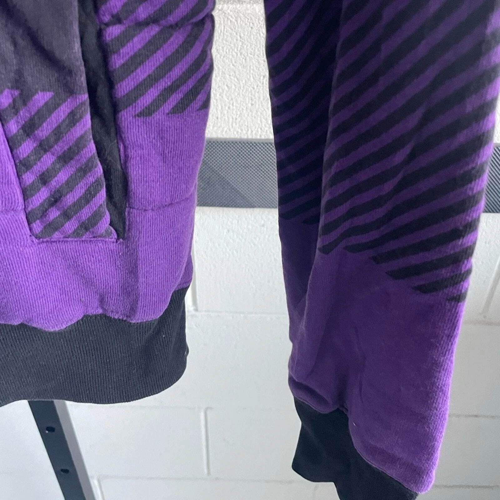 VETEMENTS Felpa con cappuccio attiva cerniera intera