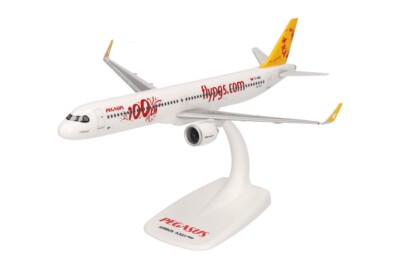 Herpa 614320 Pegasus Airlines A321-200 TC-RDP Desk Top Model 1/200