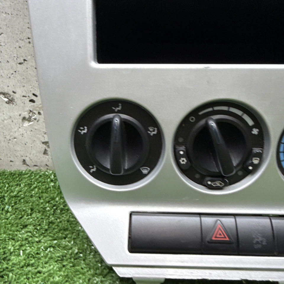 Dodge Caliber 2007-09 tablero central radio bisel envolvente climático panel de tablero plateado Foto 2 de 4