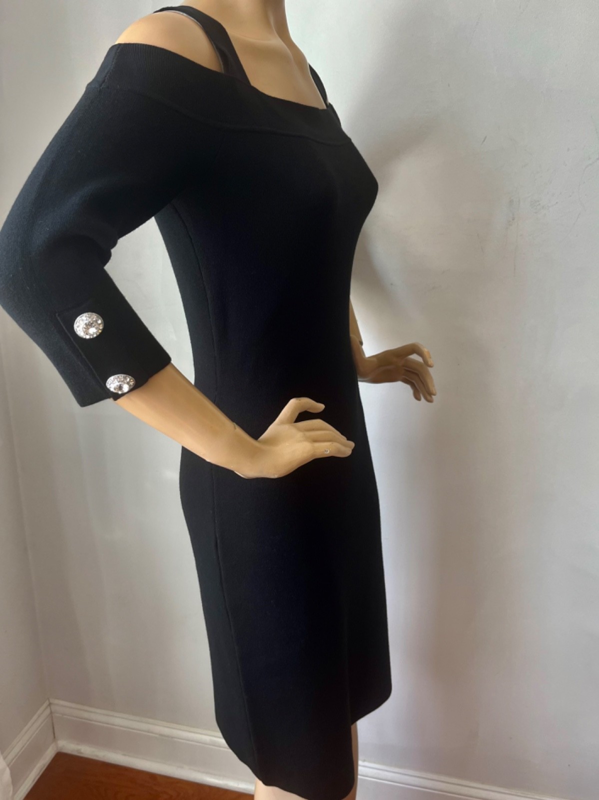 NWT ST JOHN KNIT SIZE L 10 12   BLACK  KNIT  SHEATH DRESS OPEN SHOULDER