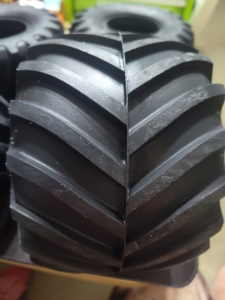 NEW TAMIYA SUPER CLODBUSTER CLOD BUSTER Tires Set Of 4 BULLHEAD - Foto 4