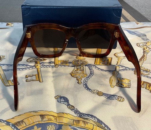 Louis Vuitton Blade Square Sunglasses Z1615E Excellent Condition Worn Twice - Picture 4 of 7