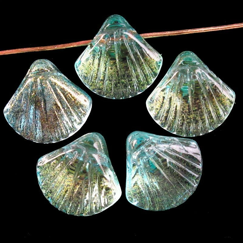 30 Piezas 10x10x6mm Tallado Azul Amarillo Titanio Cristal Concha Colgante Cuentas 8SJ Foto 3 de 3