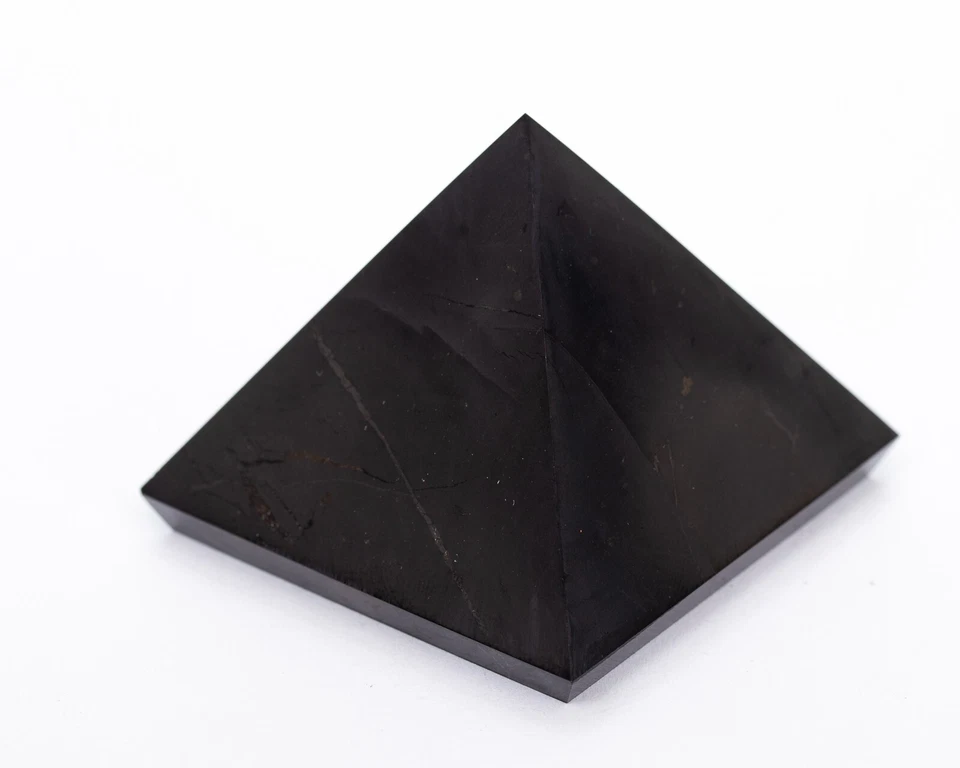 Authentische Schungit Pyramide poliert 7 x 7 cm. C60 EMV-Schutzstein shungite - Bild 2 von 3