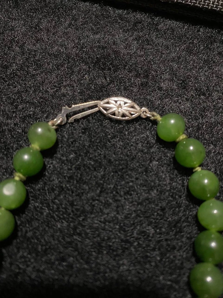 Collana Vintage In Giada Verde Naturale - Con chiusura in Argento 800 - Immagine 2 di 4