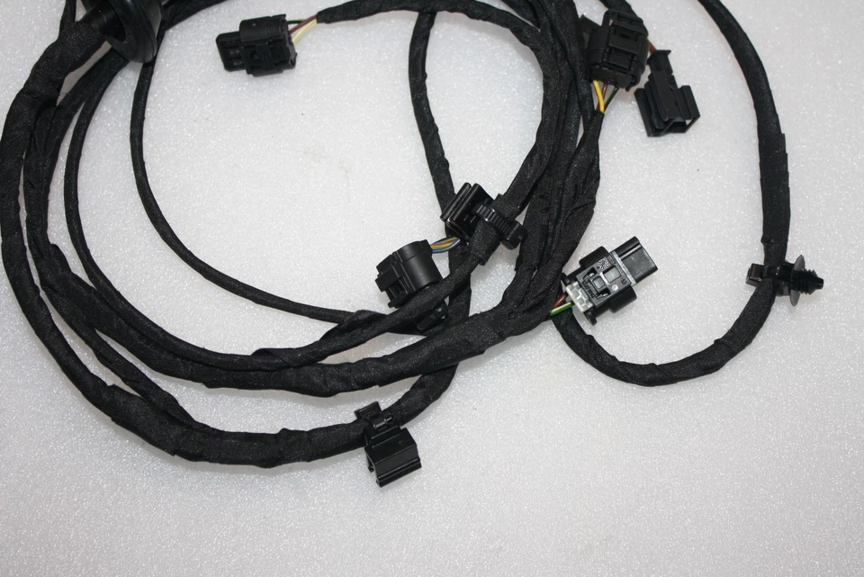 BRAND NEW GENUINE MERCEDES CLS C218 REAR BUMPER WIRING LOOM A2185409606 - Image 3 of 4