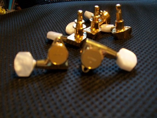 Tuners Gotoh gold 3 per side non locking machineheads pearloid buttons vgc - Picture 3 of 12
