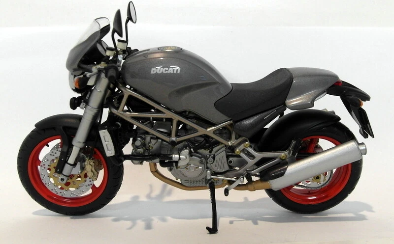 Minichamps 1/12 Scale diecast - 122 120121 Ducati Monster S4 Metallic grey - Photo 2/4