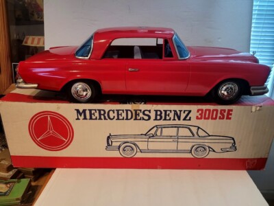 VERY NICE VINTAGE LARGE ICHIKO TIN FRICTION MERCEDES BENZ 300SE