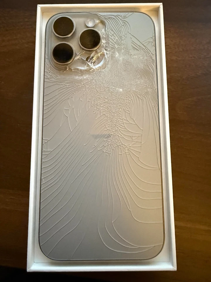 Apple iPhone 15 Pro Max - 256 GB - Natural Titanium Not Working/For Parts only - Image 2 of 2