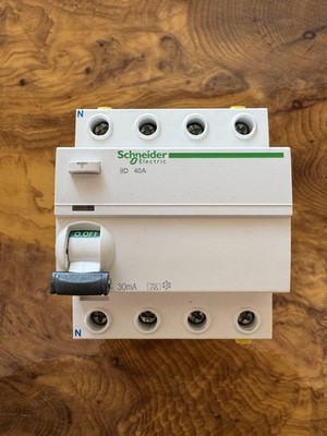 Schneider Electric Acti9-iID Typ A Fehlerstrom-Schutzschalter,4-polig - 40A...