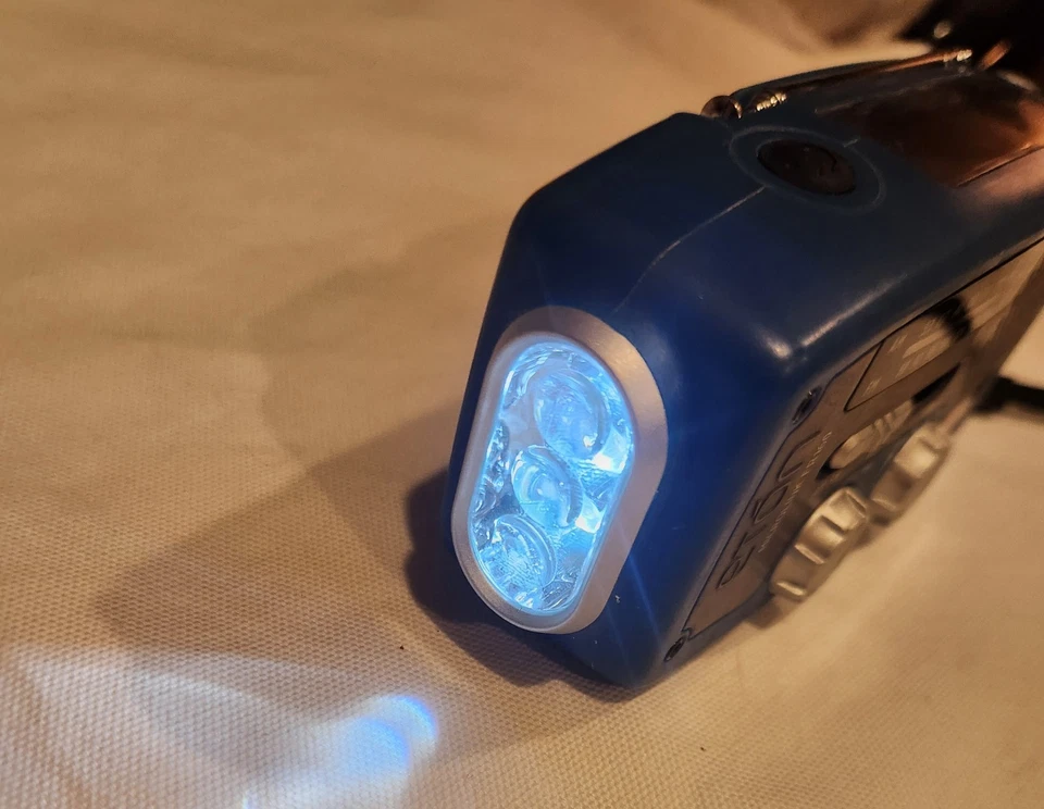 Eton Microlink FR160 Multi-purpose Handheld Radio Solar Power & USB Charger - Image 2 of 4