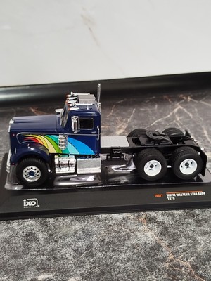 MARGE MODELS - Camion solo 4x2 de couleur Blanc - MERCEDES Actros
