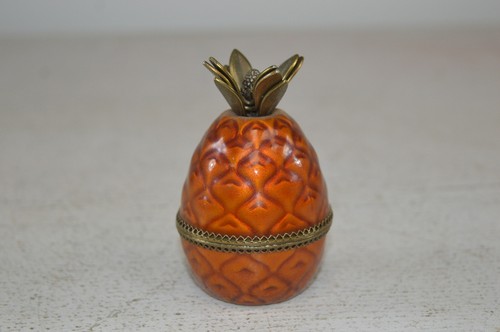 Vintage Evans Pineapple Table Lighter