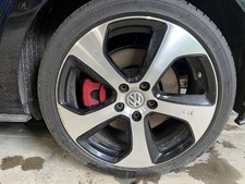 Wheel 18x7-12 Alloy Painted Silver And Black Fits 14-20 Golf Gti 251176