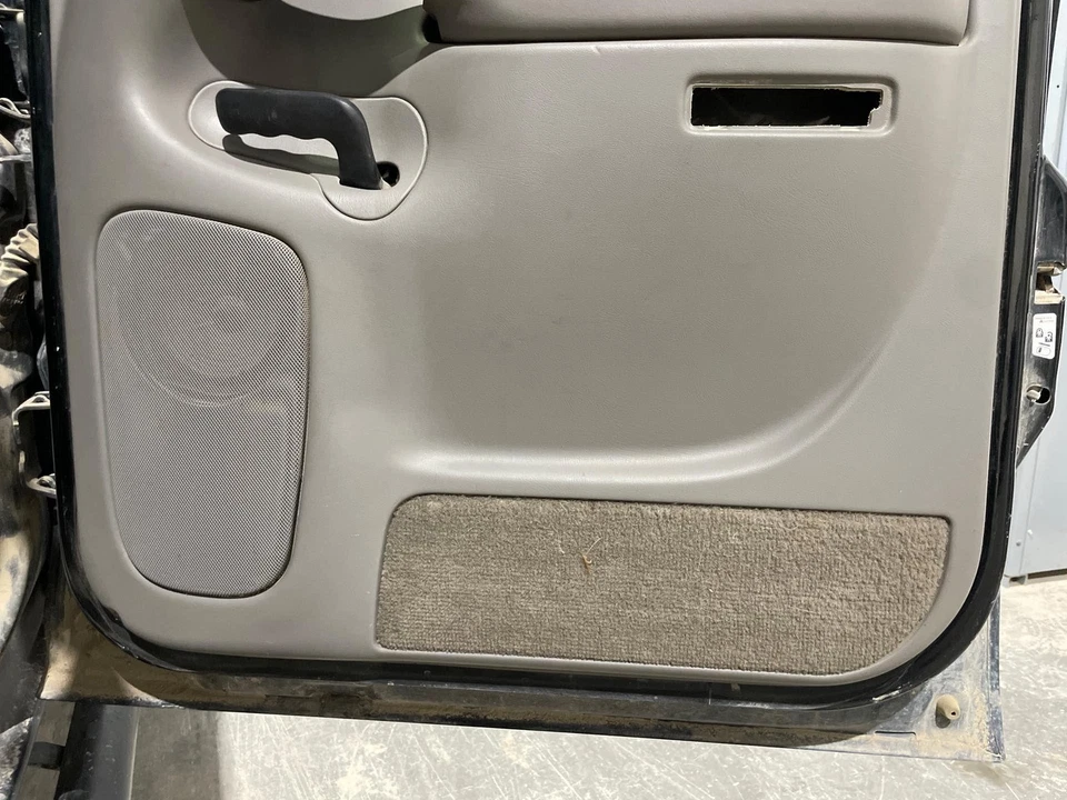 2004 - 07 Chevy Silverado 3500 Passenger RH Right Gray-922 Rear Door Trim Panel Foto 4 de 4