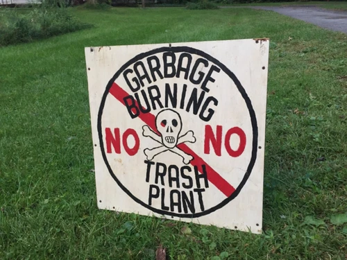 Vintage Skull and cross bones Hand painted Wood NO TRASH PLANT Punk gas oil Sign
