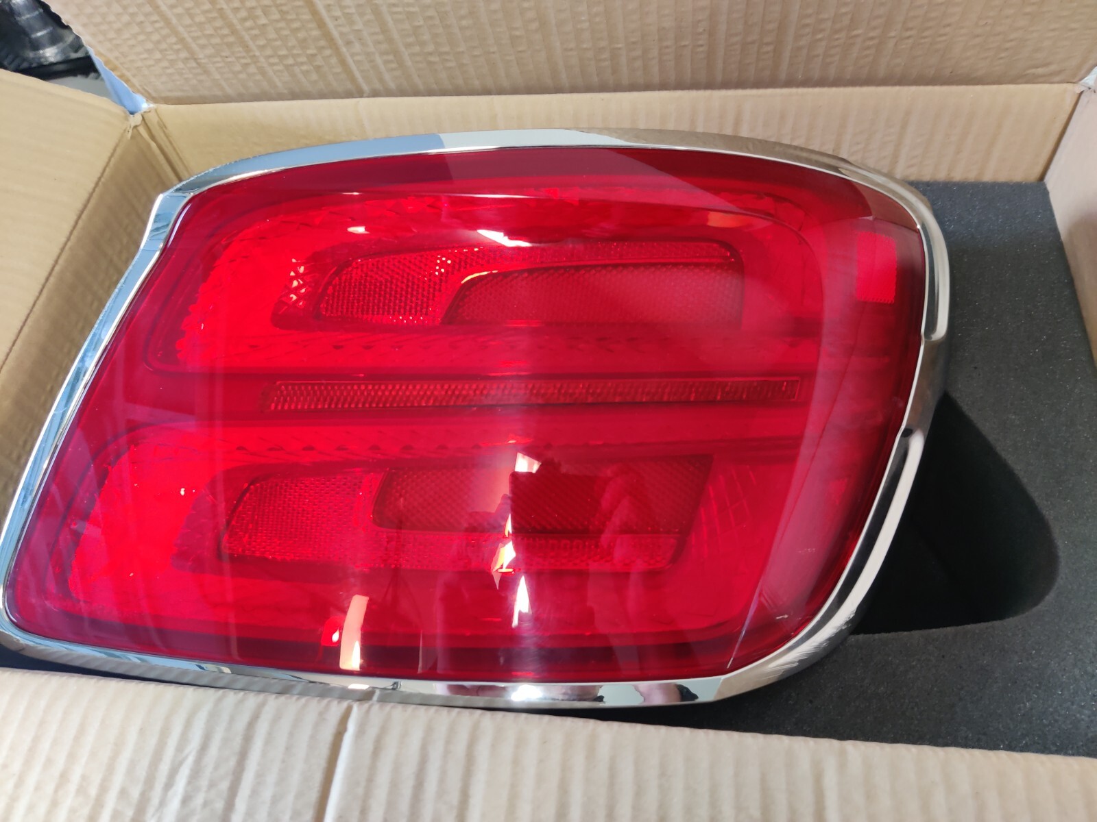 2020 2021 2022 2023 Bentley Flying Spur Tail light Right Side LED OEM