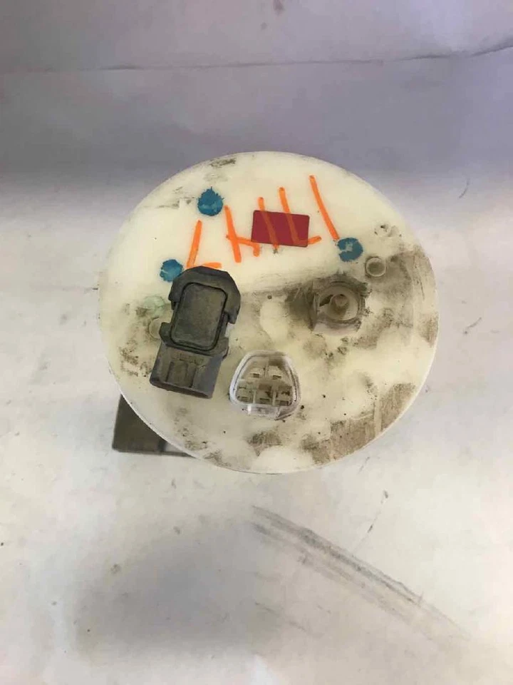 Conjunto de bomba de combustible TOYOTA SIENNA 2003-2006 3,3 L Foto 3 de 3