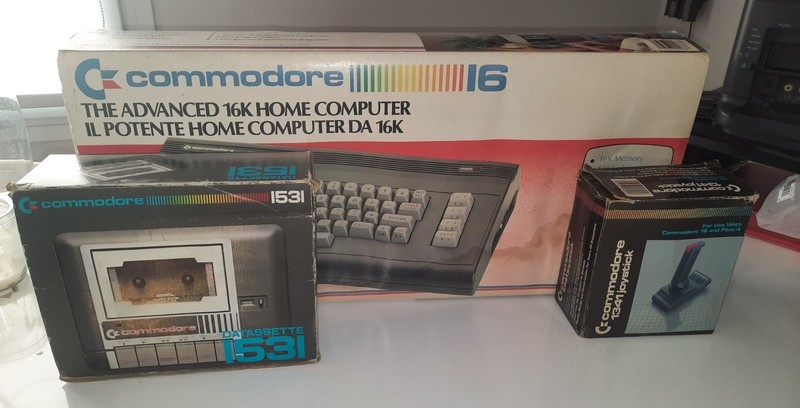 COMMODORE LOT 16 TESTED AND WORKING
