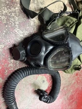 US Military M40 Gas Mask size Medium with Bag lot A